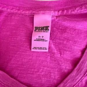 PINK Victoria's Secret Fuchsia V-Neck Tee thumbnail 3
