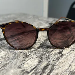 Tortoise Shell Sunglasses Brown thumbnail 3