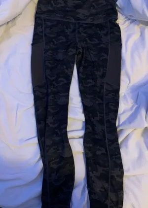 Fabletics Camo Leggings thumbnail 1