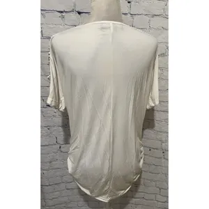 Madison Michelle V-neck white top with peek-a-boo chain link sleeves Size Large thumbnail 4