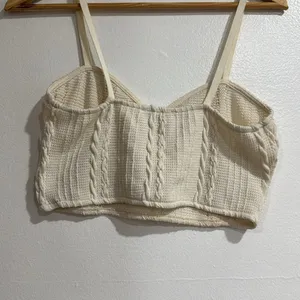 Zara Cream Ribbed  Crop Top EUC thumbnail 4
