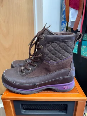 UGG Women’s Brown Insulated Lace-Up Boots- Trail Hiking - Traction Sole. Size: 8 thumbnail 4