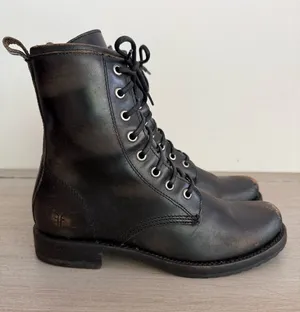 Vintage Frye Veronica Combat Boots Black Antiqued Leather Distressed Heritage 7B thumbnail 1