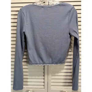 Active USA Blue Ribbed Long Sleeve Crop V Neck‎ Lace Trim Top Size Medium thumbnail 5