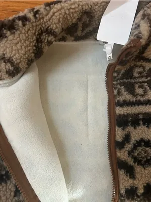 Cozy Patterned Sherpa Jacket in Brown & Cream Size M thumbnail 6