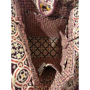 Vera Bradley Retired Medallion Shoulder Tote Burgundy Lunch Bag‎ Wristlet thumbnail 8