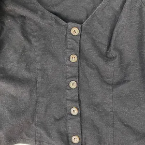 Sugarlips Mirabelle Puff Sleeve Top Black Linen Button Front V-Neck‎ Size Medium thumbnail 5
