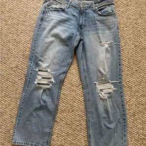 edgely Maurice’s Women’s Size 16 Boyfriend Low Rise Distressed Light Blue Jeans thumbnail 1