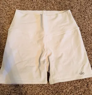 Alo Biker Shorts thumbnail 1