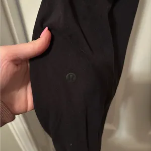 Lululemon On Track Jogger Black size 6 thumbnail 5
