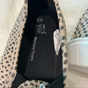 NWT Time & Tru slipon sneakers white/cream‎ & black thumbnail 3