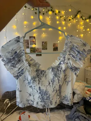 Cider floral puff sleeve shirred crop top thumbnail 3