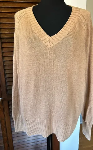 Old Navy Rib Trim V-Neck Sweater Camel Color Size Large thumbnail 1