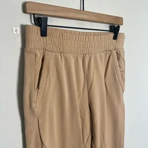 ALO YOGA- Unwind Sweatpant Dune Wash Size S thumbnail 3