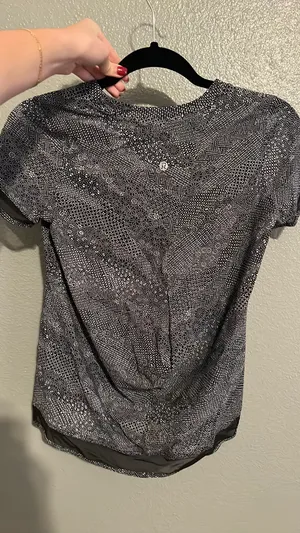 Lululemon Top thumbnail 2
