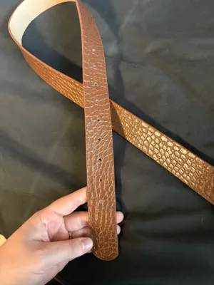 Brown Textured Leather Belt with Gold Round Buckle thumbnail 3