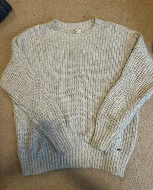 Hollister Sweater thumbnail 1