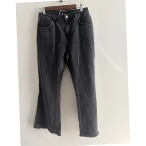 Reclaimed Vintage Inspired Womens High Rise Flared Raw Hem Jeans Washed Black 29 thumbnail 2