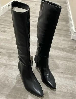 Universal Threads black leather boots thumbnail 2