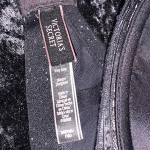 Victoria's Secret Padded Lace Bra thumbnail 3