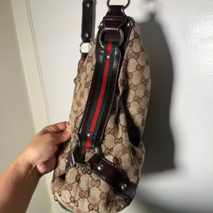 Gucci Brown GG Canvas Shoulder Bag-READ thumbnail 2