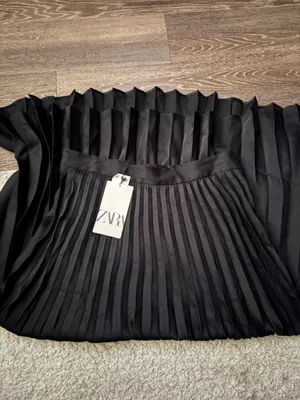 NWT Zara black satin pleated midi skirt. Size Large thumbnail 6