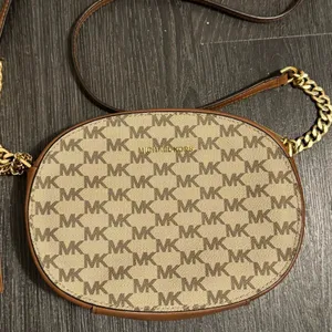 Calvin Klein Women’s Jet Set Travel Medium Signature Logo Crossbody MK Bag thumbnail 3