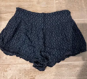 American Eagle Blue Flowy Patterned Shorts thumbnail 1
