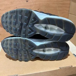Nike Women's Black and Grey Trainers thumbnail 6