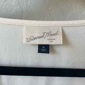 Universal Threads Soft Cream V-Neck Ruffle Button-Front Top thumbnail 3