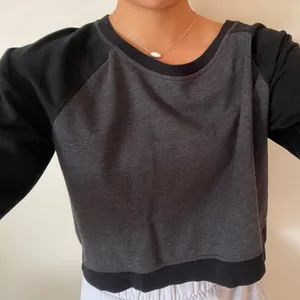 Champion cropped sweater thumbnail 1