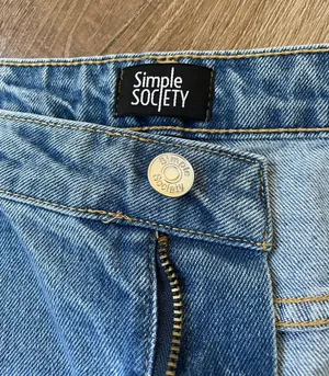 high rise straight leg distressed denim jeans women’s size 13/31 thumbnail 2