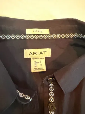 Ariat Women’s Fitted Black Button Down Shirt Large Western Equestrian Career Top thumbnail 2