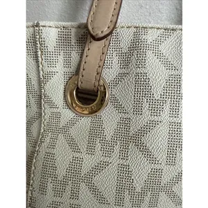 Michael Kors - Jet Set Signature - Vanilla Tote Bag thumbnail 6