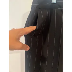 Kenneth Cole Women’s 2pc Striped Suit Black Business Casual Corpcore XL thumbnail 10