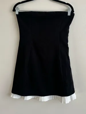 Beginning Boutique Black Strapless Mini Dress with White Pleated Hem Size 2 thumbnail 1