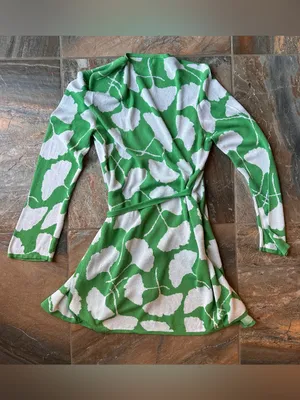 DVF for Target Ginkgo Leaf Green Knit Wrap Dress Mini Sweater Dress Medium M thumbnail 8