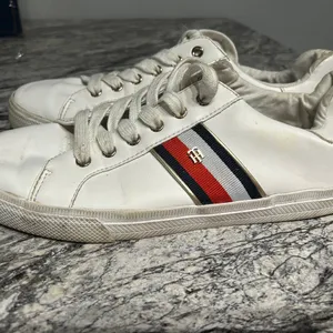 Tommy Hilfiger White Sneakers with Red and Blue Stripes thumbnail 7
