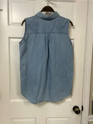 Vintage Beach Scene Sleeveless Denim Embroidered Shirt - Light Blue thumbnail 3
