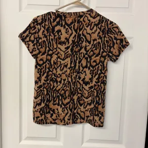 Pam & Gela Womens Leopard Print Short Sleeve Cotton T-Shirt Brown Black Small thumbnail 3