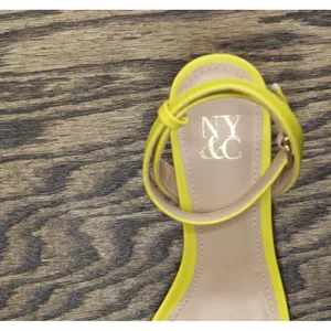 NWT New York Company Womens Gwendolyn Kitten Heel Floral Yellow 6M thumbnail 12