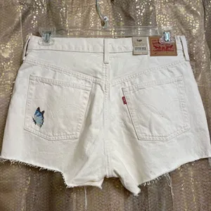 Levi’s Women's 501 Ivory Give Me Butterflies‎ Hi-Rise Denim Shorts, 30 NWT thumbnail 2
