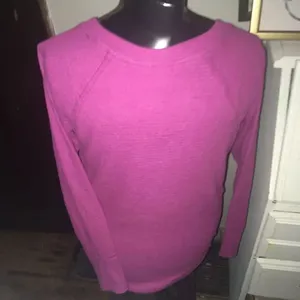Wildfox Haley oversized S v-neck pink long sleeve top thumbnail 3