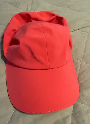 Lululemon hat thumbnail 1