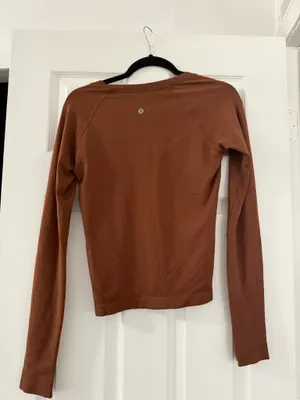 Lululemon Long Sleeve thumbnail 3