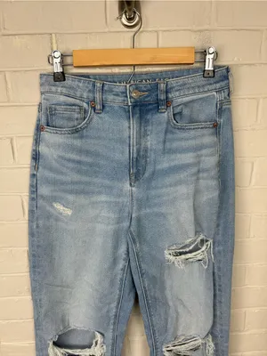 American Eagle Distressed Light Wash Mom Straight Jeans Size 4 thumbnail 5