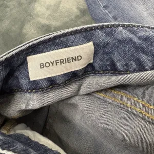 Torrid Premium Denim Boyfriend Stretch Jeans Size 18 Butterfly Patch thumbnail 11