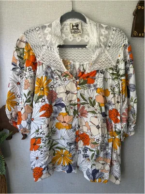 Jaase Floral Blouse Size Small with Lace Detail thumbnail 3