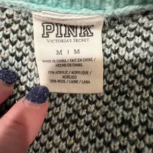PINK Victoria’s Secret Cheetah Print Oversized Aqua/ Black Chunky Sweater Medium thumbnail 5