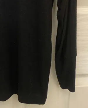 Loft Outlet Long Sleeve V-Neck Top in Black thumbnail 3